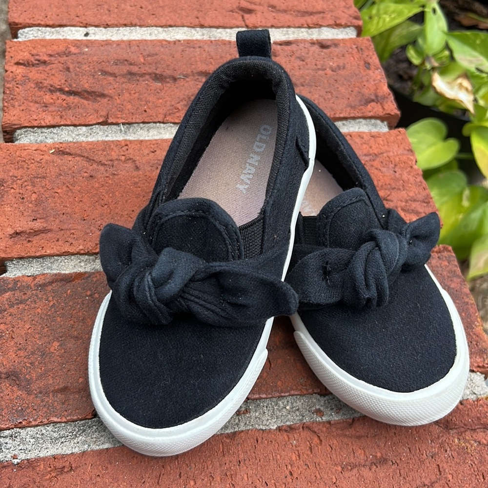 Toddler girl slip on